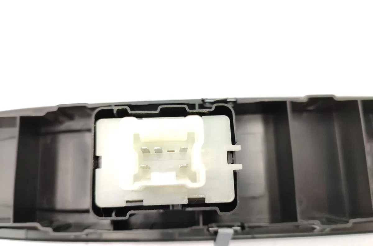 Commande lève-glace porte avant droite DACIA SANDERO 3 occasion — photo 3