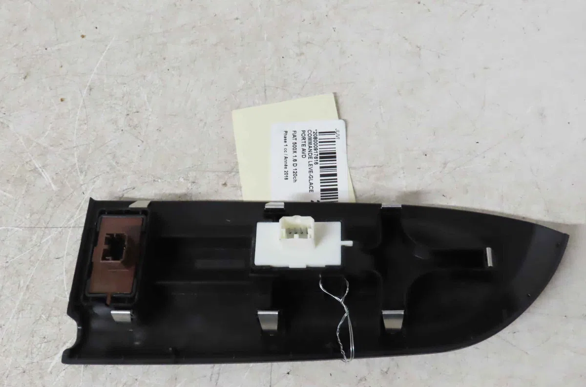 Commande lève-glace porte avant droite FIAT 500X occasion — photo 2