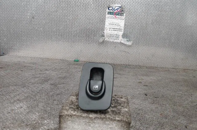 Commande lève-glace porte avant droite LANCIA YPSILON 4  YPSILON 4 PHASE 1 occasion — photo 2