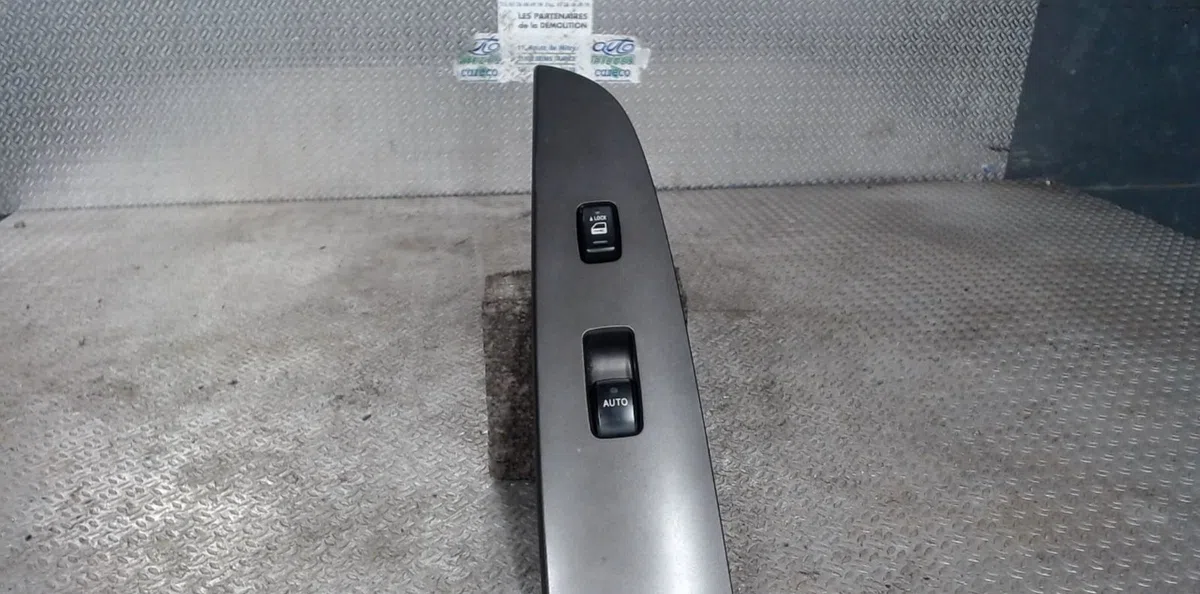 Commande lève-glace porte avant droite LEXUS IS 2  IS 2 PHASE 1 occasion
