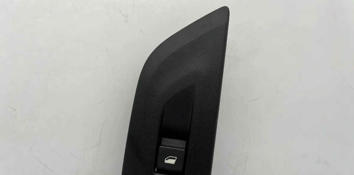 Commande lève-glace porte avant droite PEUGEOT 208 2 occasion — photo 2