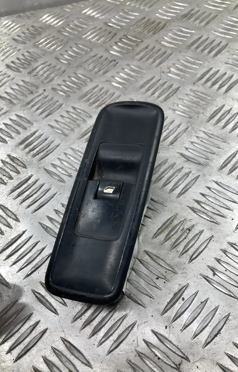 Commande lève-glace porte avant droite PEUGEOT 807 occasion — photo 2