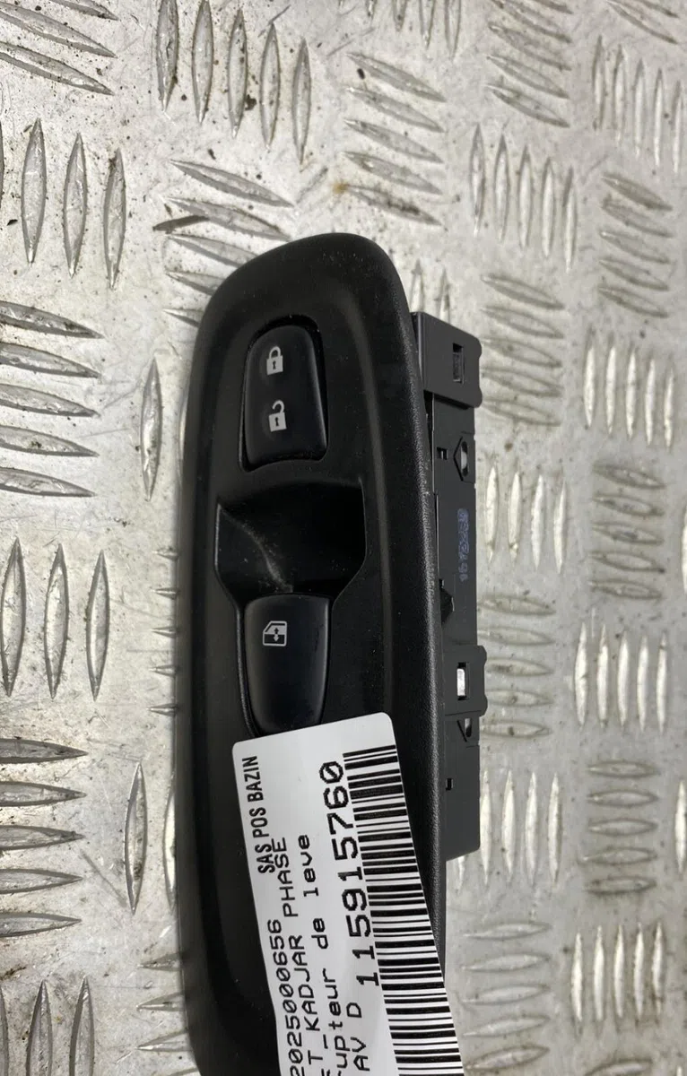 Commande lève-glace porte avant droite RENAULT KADJAR PHASE 1 occasion — photo 4
