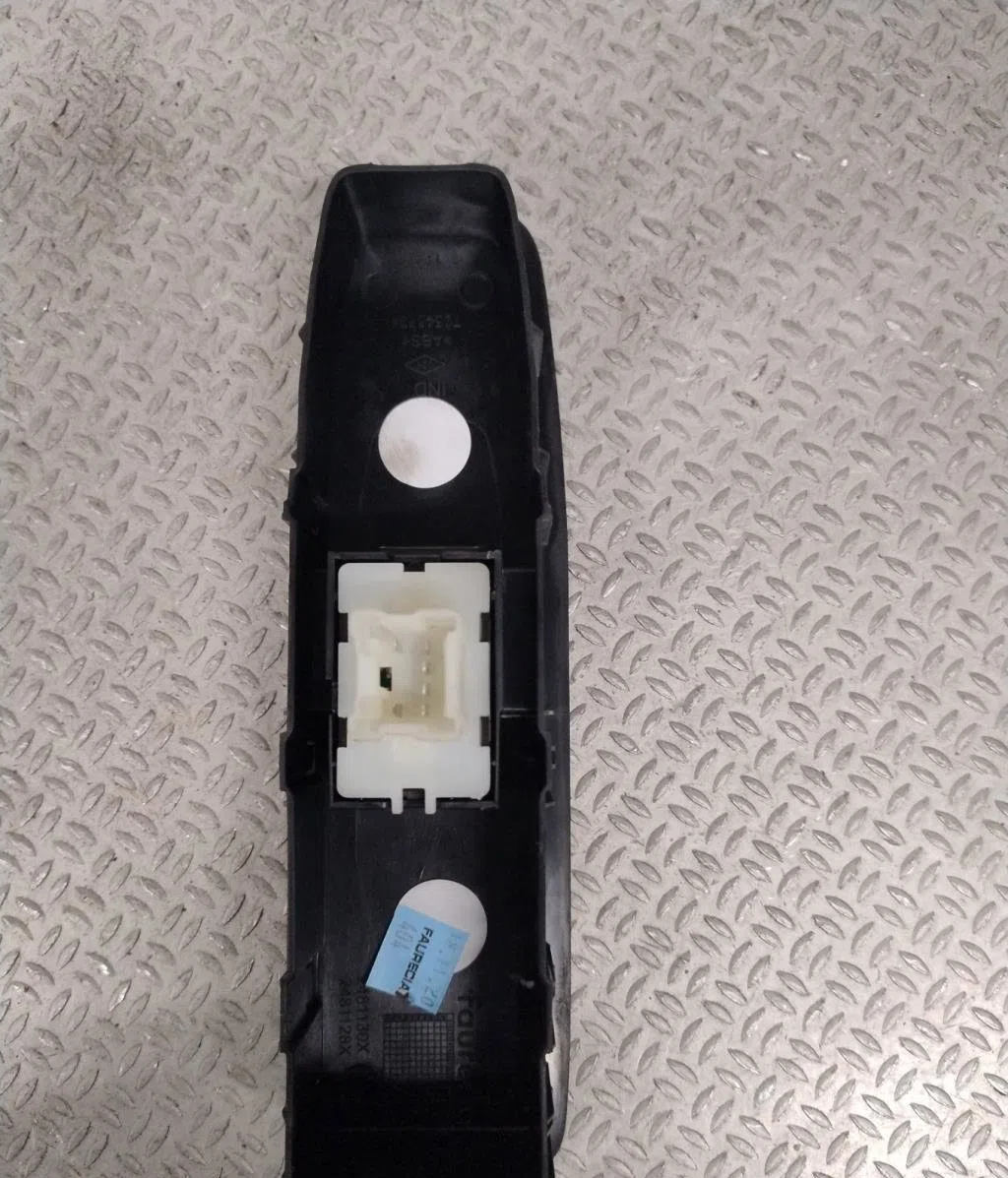 Commande lève-glace porte avant droite RENAULT KANGOO 3  KANGOO 3 occasion — photo 2