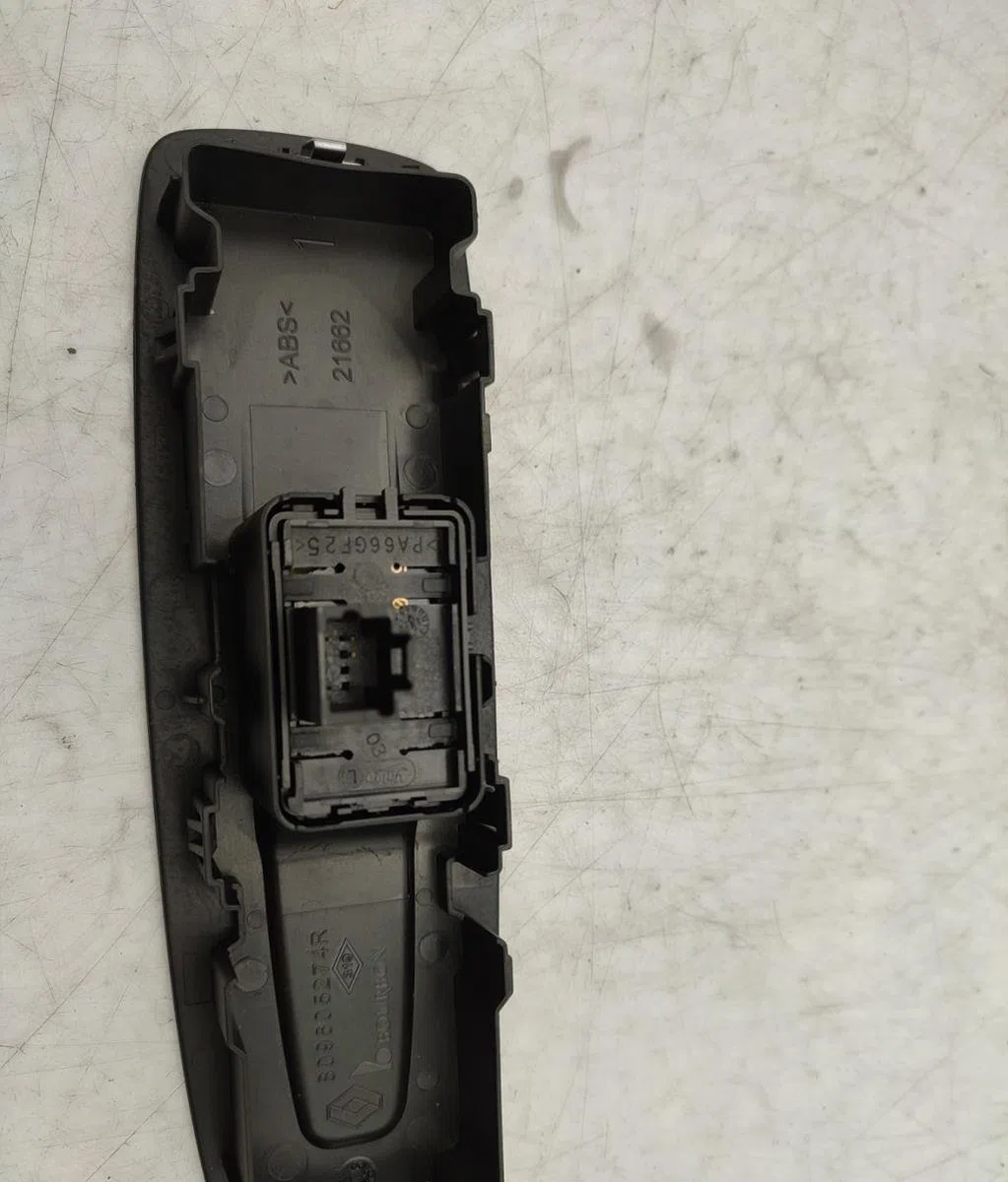 Commande lève-glace porte avant droite RENAULT SCENIC 4 occasion — photo 2