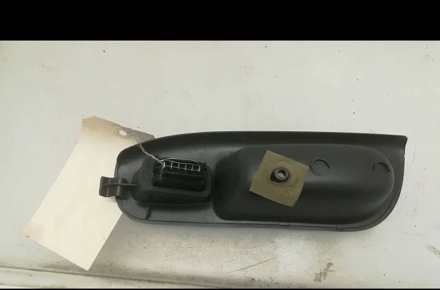 Commande lève-glace porte avant droite RENAULT SCENIC I 2001 occasion — photo 2
