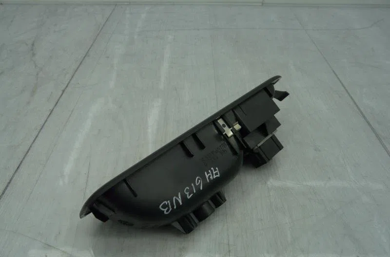 Commande lève-glace porte avant droite RENAULT TWINGO 2 PHASE 1 occasion — photo 2