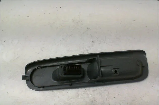 Commande lève-glace porte avant droite RENAULT TWINGO I Phase 3 08-2000--06-2007 occasion