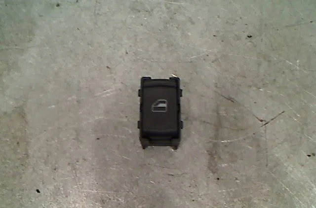 Commande lève-glace porte avant droite VOLKSWAGEN GOLF IV Phase 1 01-1998--05-2004 occasion