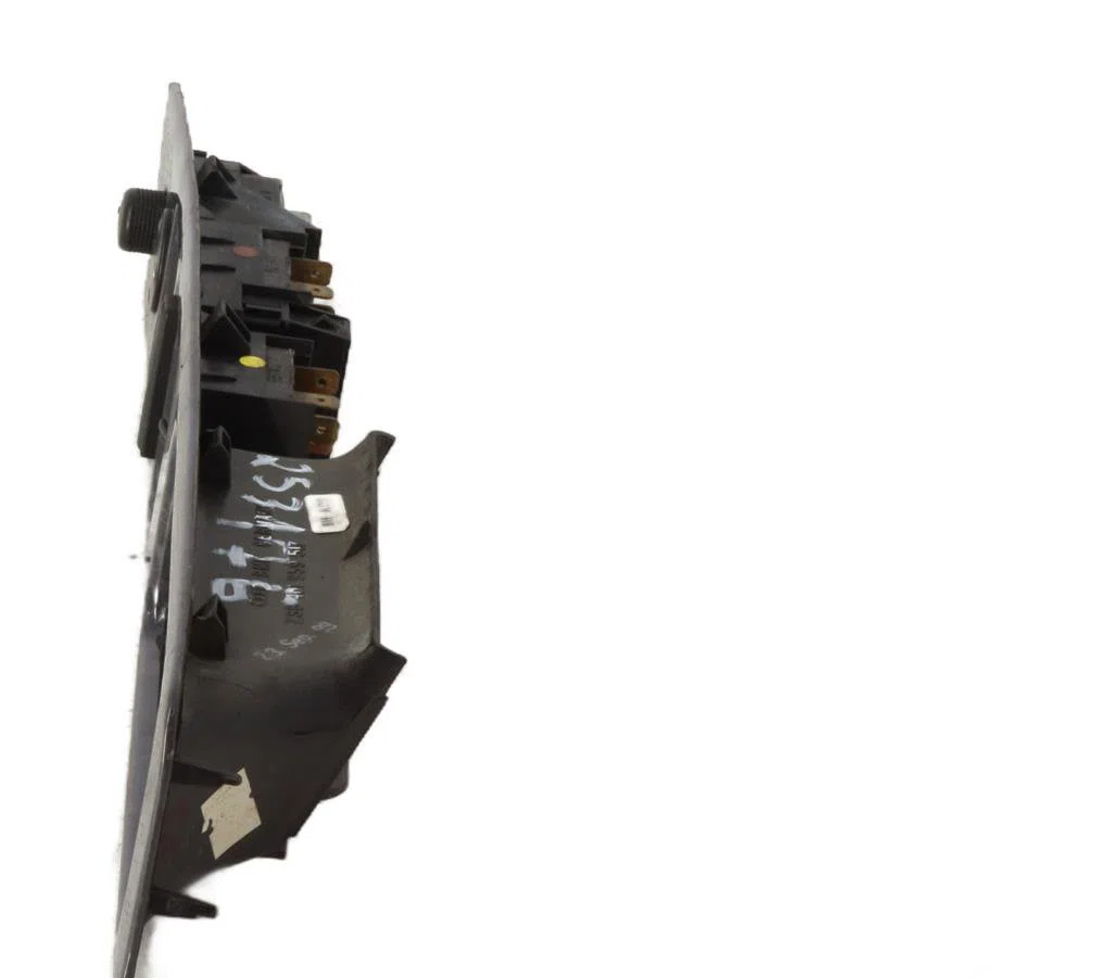Commande lève-glace porte avant gauche Audi A8 D2 (4D2, 4D8) S8 quattro (1996-1999) occasion — photo 2