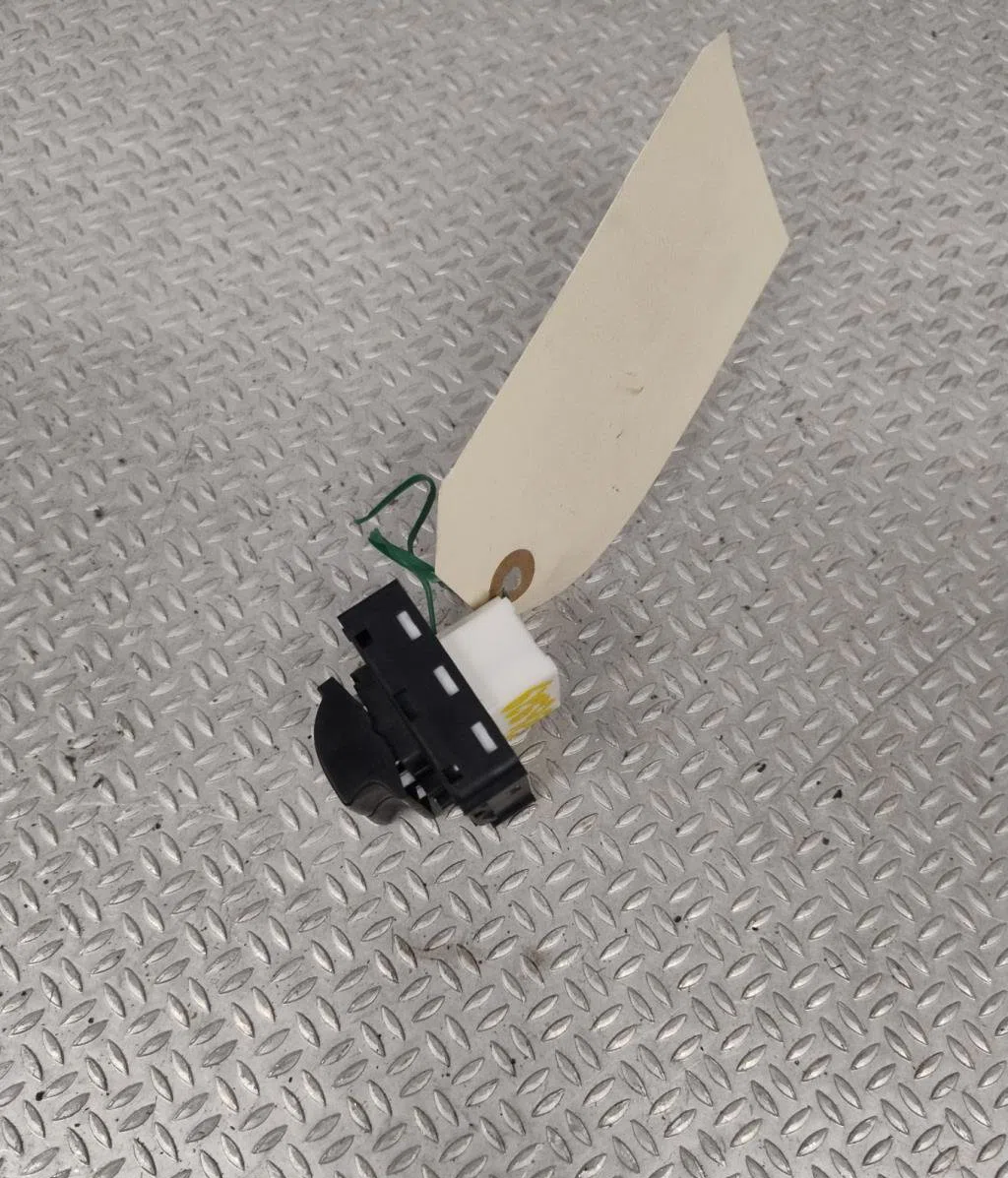 Commande lève-glace porte avant gauche CITROEN C4 CACTUS  C4 CACTUS occasion — photo 2