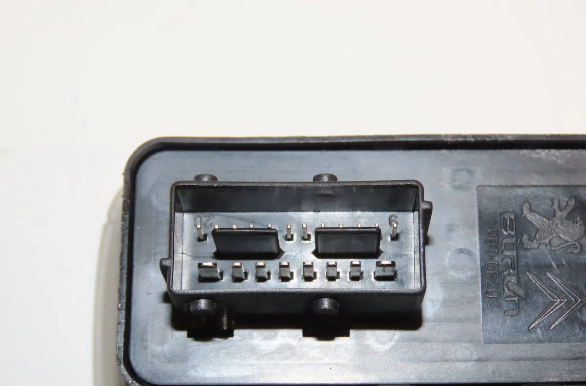 Commande lève-glace porte avant gauche Citroen C5 III (RD_) 2.0 hdi (rdrhda) (2008) occasion — photo 2