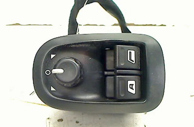 Commande lève-glace porte avant gauche Citroën JUMPY Camionnette (BS_, BT_, BY_, BZ_) 2.0 hdi 95 (1999-2006) occasion — photo 4