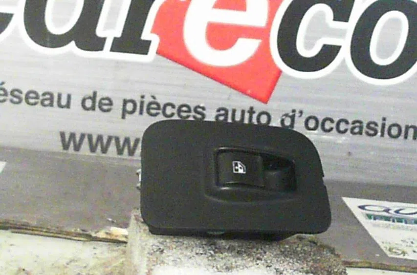 Commande lève-glace porte avant gauche Citroen NEMO Camionnette-Monospace (AA_) 1.4 hdi (2008) 4 portes occasion — photo 2