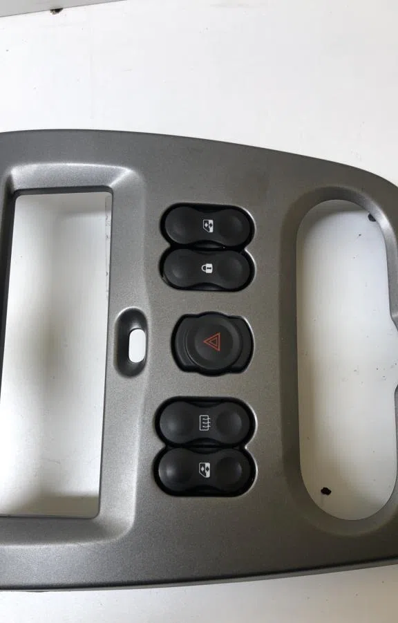 Commande lève-glace porte avant gauche Dacia DUSTER (HS_) 1.5 dci (2010-2018) occasion — photo 3