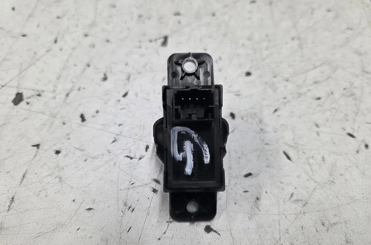 Commande lève-glace porte avant gauche FIAT 500 2 CABRIO PHASE 2 occasion — photo 2