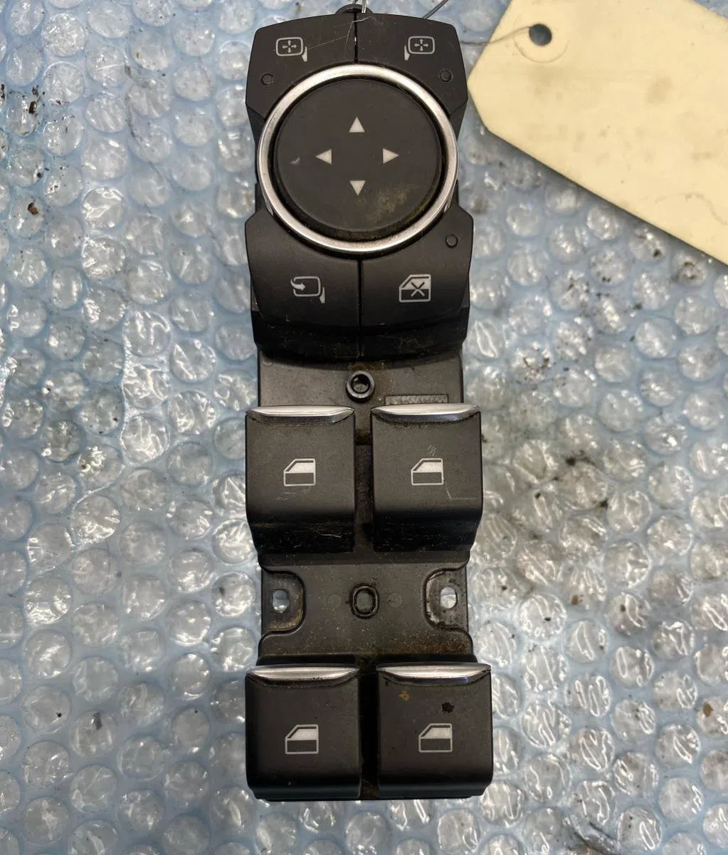 Commande lève-glace porte avant gauche Ford FOCUS IV (HN) 1.5 ecoblue (2018) occasion — photo 2
