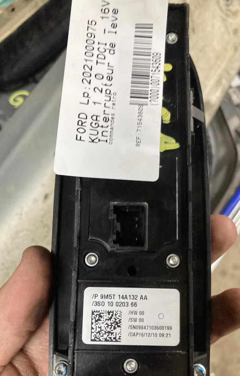 Commande lève-glace porte avant gauche FORD KUGA 1 occasion — photo 2