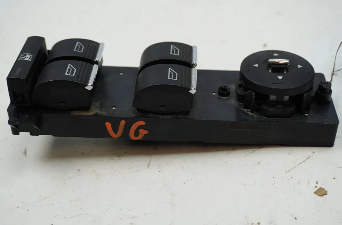 Commande lève-glace porte avant gauche Ford KUGA I 2.0 tdci (2008-2012) 5 portes occasion — photo 2
