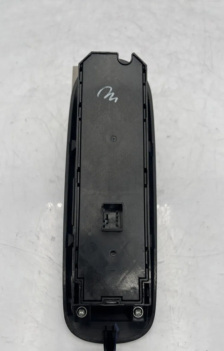 Commande lève-glace porte avant gauche FORD MONDEO 3 PHASE 1 occasion — photo 3