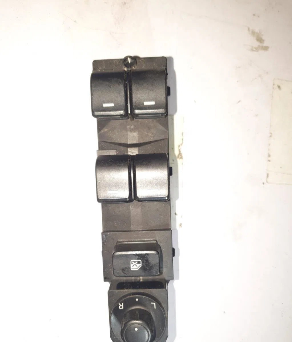 Commande lève-glace porte avant gauche MAZDA CX5 1 PHASE 2 occasion — photo 2