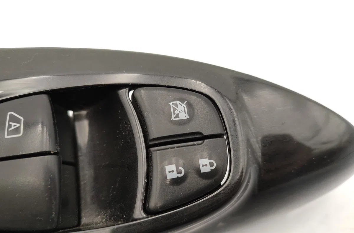 Commande lève-glace porte avant gauche NISSAN JUKE 1 PHASE 2 occasion — photo 2