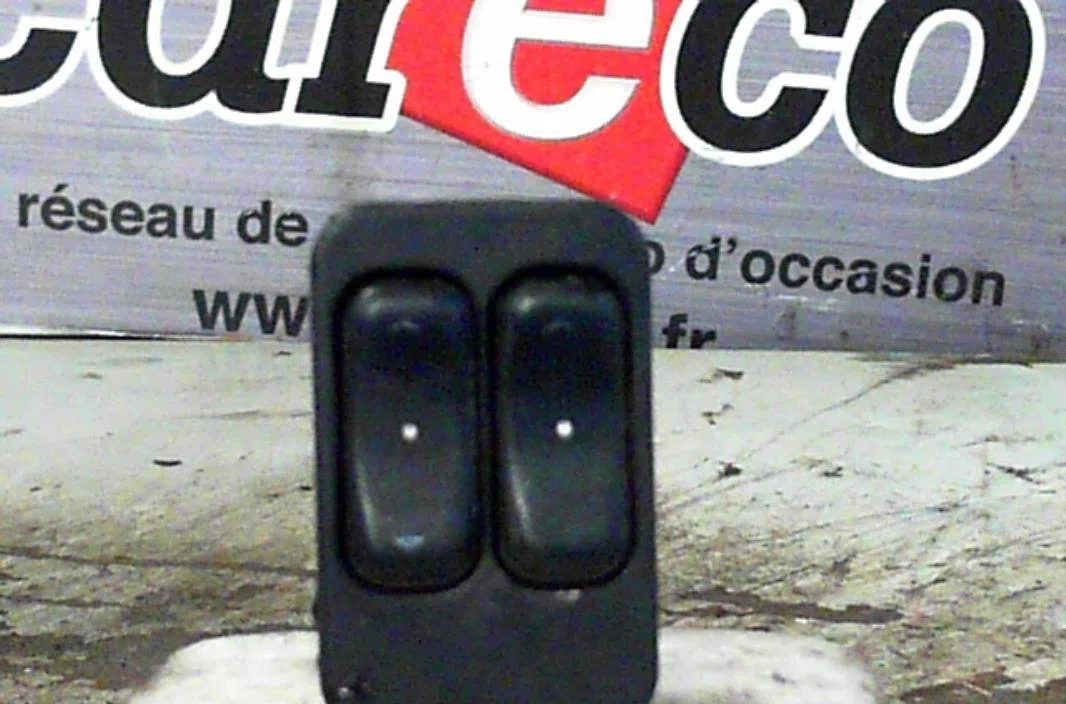 Commande lève-glace porte avant gauche OPEL ASTRA G  ASTRA G occasion — photo 2