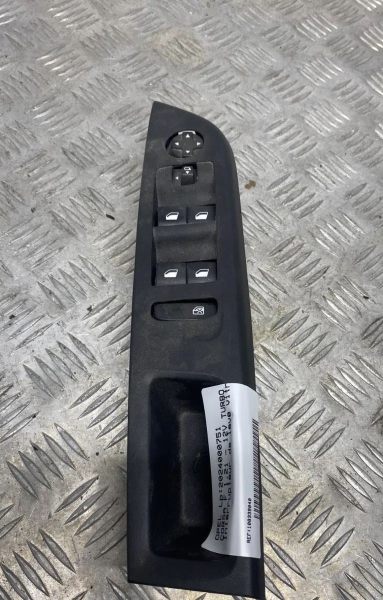 Commande lève-glace porte avant gauche OPEL CORSA F PHASE 1 occasion — photo 3