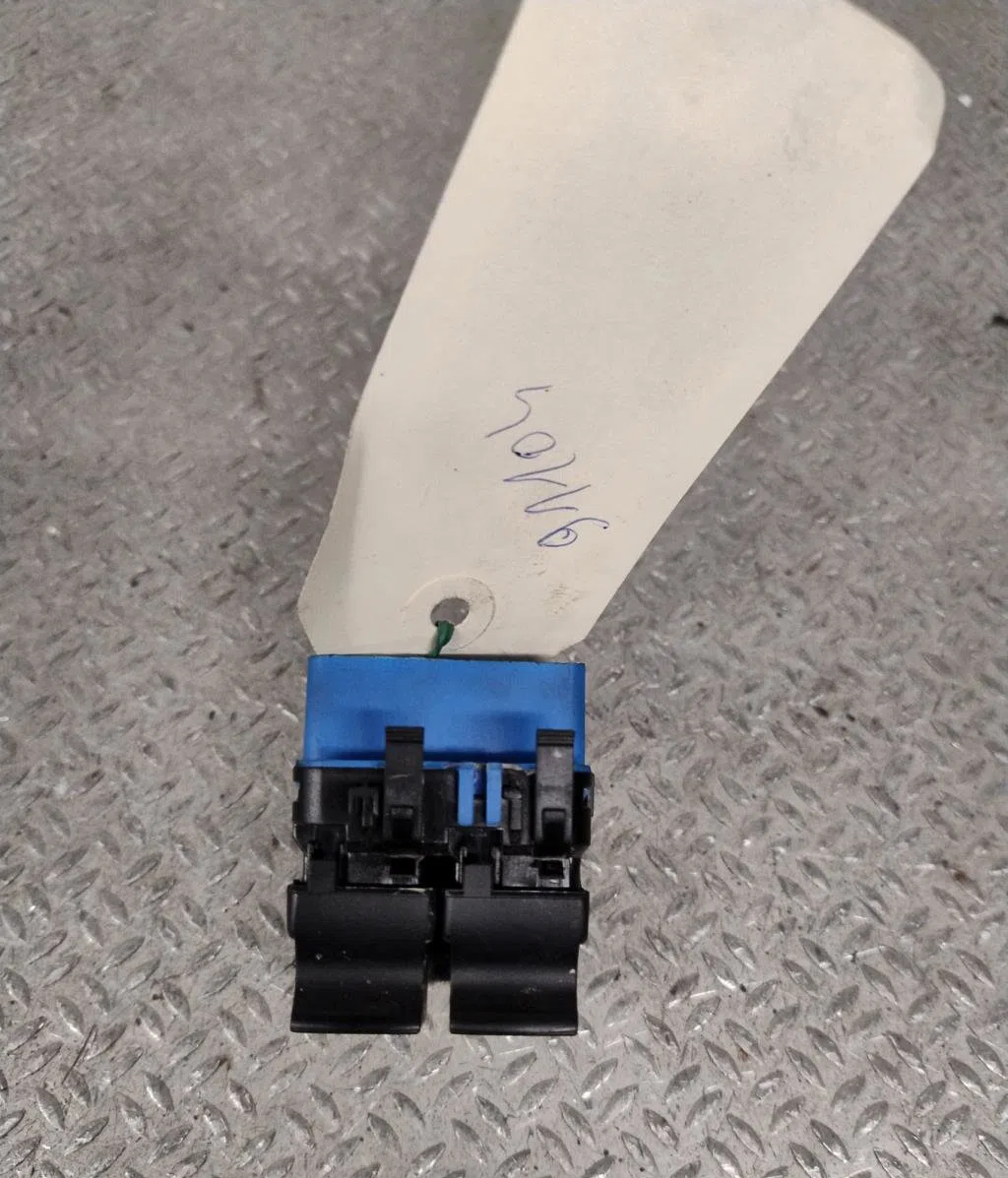 Commande lève-glace porte avant gauche OPEL VIVARO 1 PHASE 1 occasion