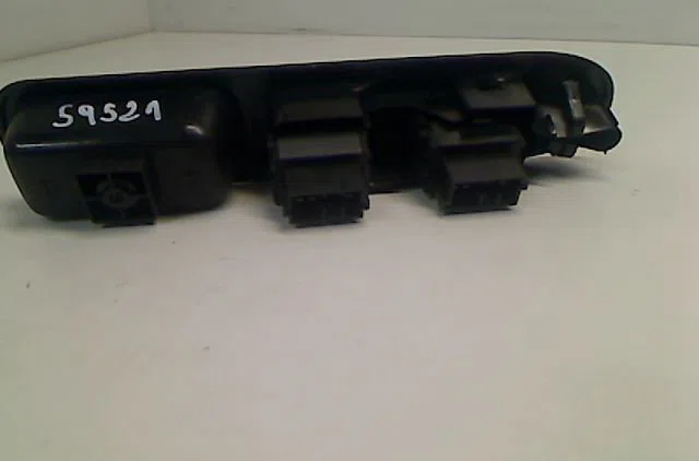 Commande lève-glace porte avant gauche PEUGEOT 307  1.6 HDI 90ch occasion