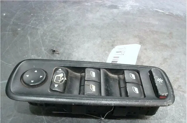 Commande lève-glace porte avant gauche Peugeot 807 (EB_) 2.2 hdi (2002) occasion — photo 2