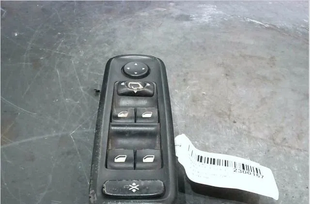 Commande lève-glace porte avant gauche Peugeot 807 (EB_) 2.2 hdi (2002) occasion — photo 4