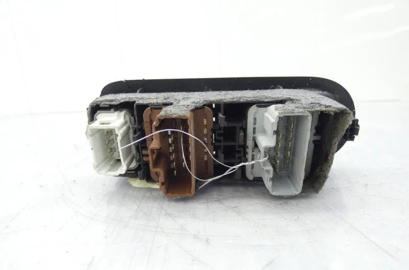Commande lève-glace porte avant gauche RENAULT SCENIC 2 PHASE 1 occasion — photo 2