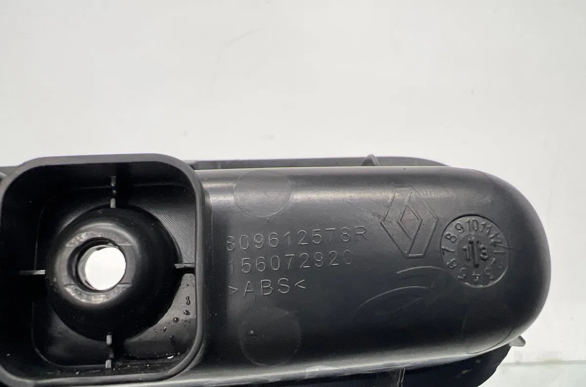 Commande lève-glace porte avant gauche RENAULT TWINGO 3 PHASE 1 occasion — photo 4