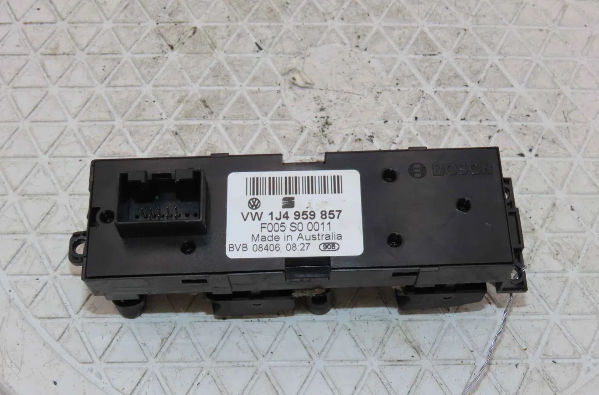 Commande lève-glace porte avant gauche VOLKSWAGEN PASSAT IV occasion — photo 2