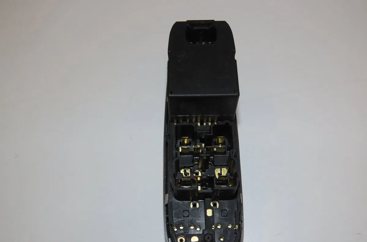 Commande lève-glace porte avant gauche Volvo V70 II (285) 2.5 tdi (1999-2007) occasion