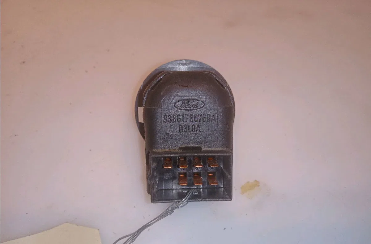 Commande rétroviseurs extérieures électriques Ford FOCUS I (DAW, DBW) 1.8 16v (1998-2004) occasion — photo 2