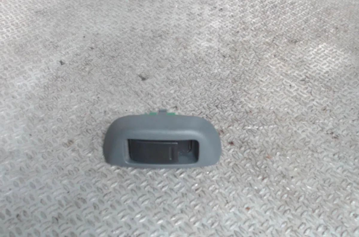 Commande toit ouvrant CITROEN C1 1 PHASE 1 occasion — photo 2