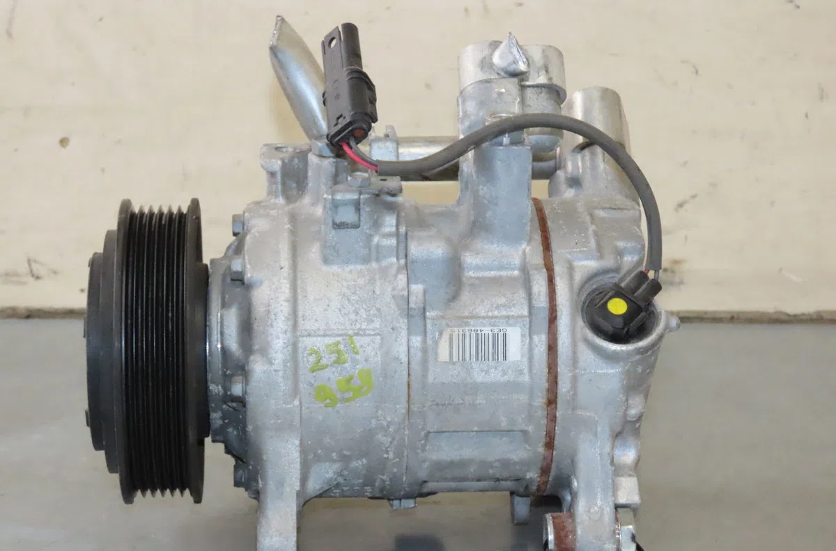 Compresseur air conditionne Bmw 1 (F20) 114 d (2012-2015) occasion — photo 2