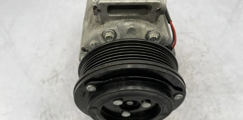 Compresseur air conditionne FORD FIESTA 6 PHASE 2 occasion — photo 3