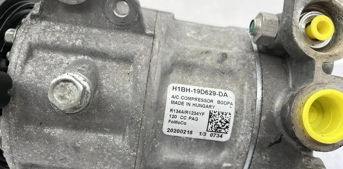 Compresseur air conditionne FORD FIESTA 7 PHASE 1 occasion — photo 3