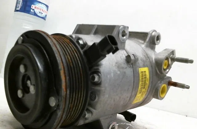 Compresseur air conditionne Ford KUGA II (DM2) 1.5 ecoboost e85 (2019-2019) occasion — photo 2