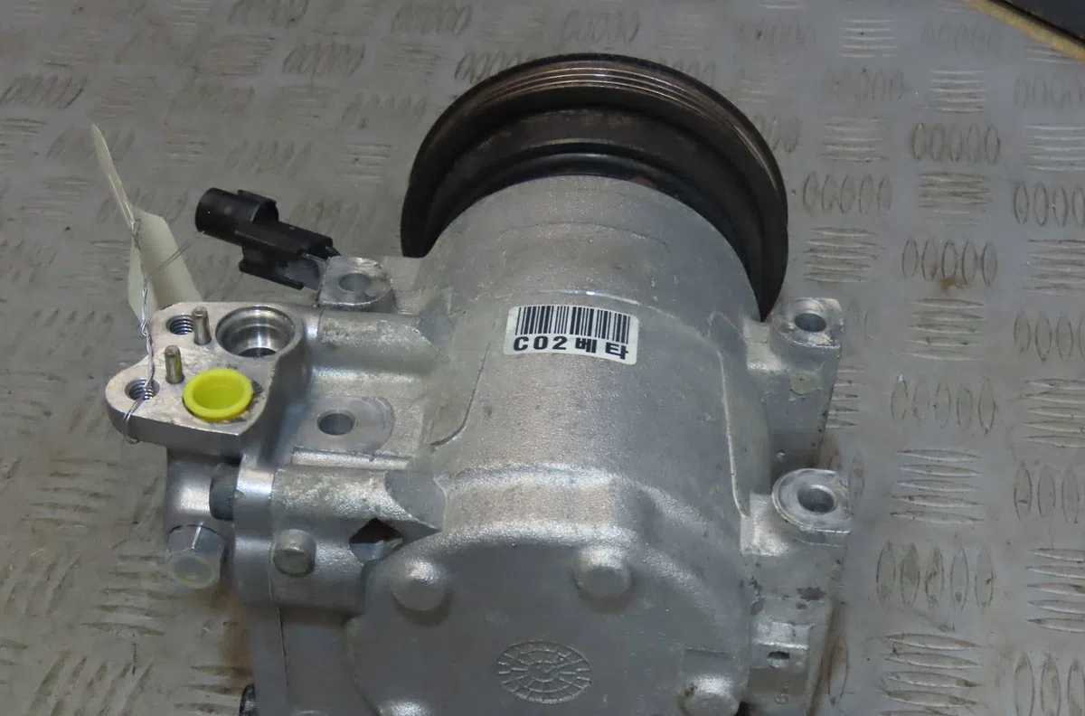 Compresseur air conditionne Hyundai COUPE II (GK) 2.0 (2002-2009) occasion — photo 2