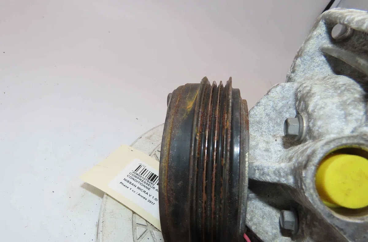 Compresseur air conditionne NISSAN MICRA V occasion — photo 2