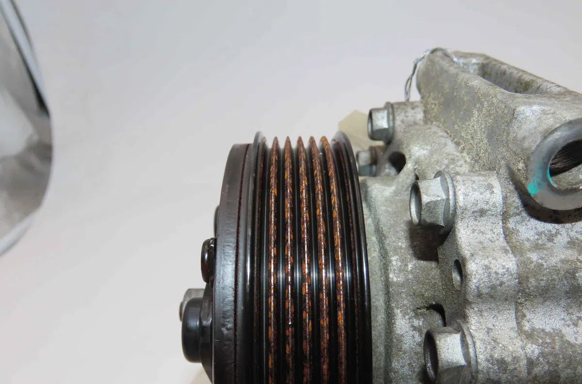 Compresseur air conditionne OPEL CORSA VI occasion — photo 2