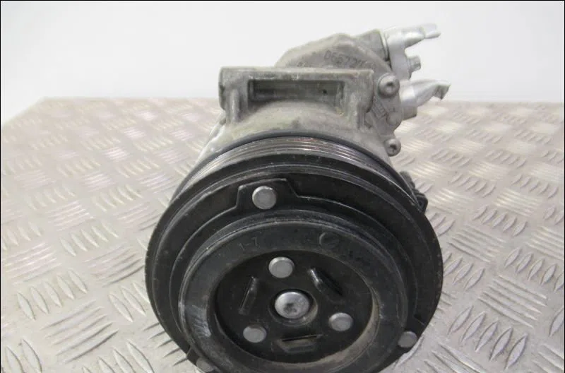 Compresseur air conditionne Opel MERIVA B Monospace (S10) 1.4 (75) (2010-2017) occasion — photo 2