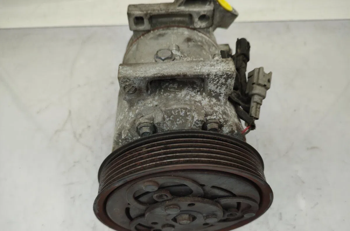Compresseur air conditionne RENAULT CLIO 4 PHASE 1 occasion — photo 3