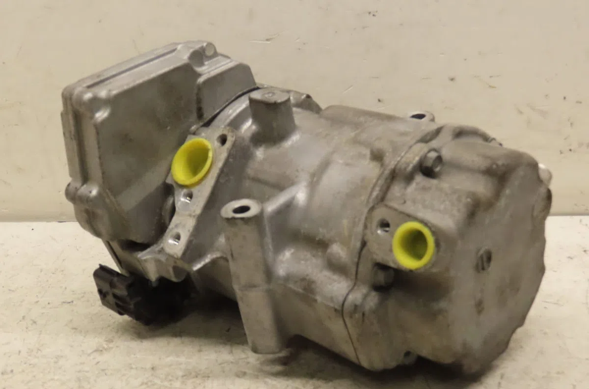 Compresseur air conditionne Renault CLIO V (B7_) 1.6 e-tech 140 (b7mu) (2020) occasion — photo 2
