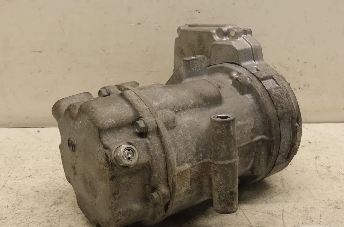 Compresseur air conditionne Renault CLIO V (B7_) 1.6 e-tech 140 (b7mu) (2020) occasion — photo 3
