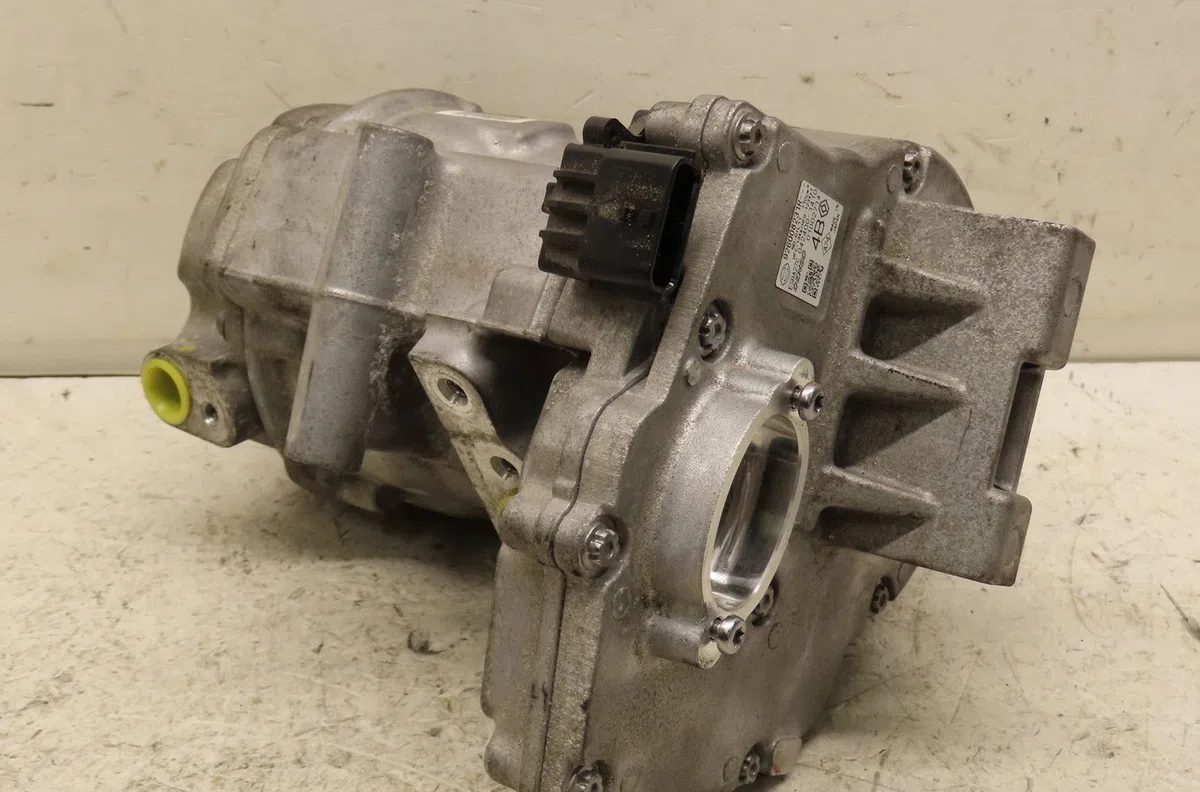 Compresseur air conditionne Renault CLIO V (B7_) 1.6 e-tech 140 (b7mu) (2020) occasion — photo 4